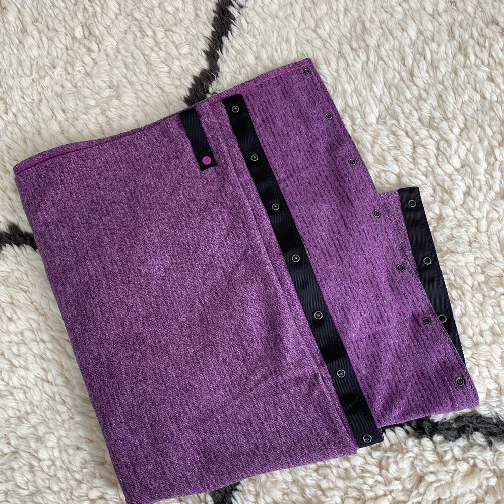 NWOT lululemon vinyasa snap scarf